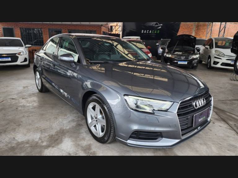 AUDI - A3 - 2017/2018 - Cinza - Sob Consulta