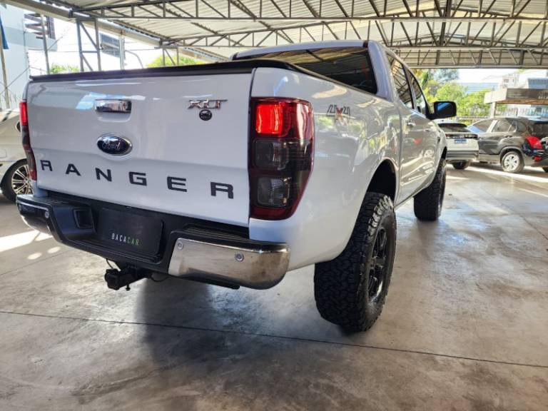 FORD - RANGER - 2014/2015 - Branca - Sob Consulta