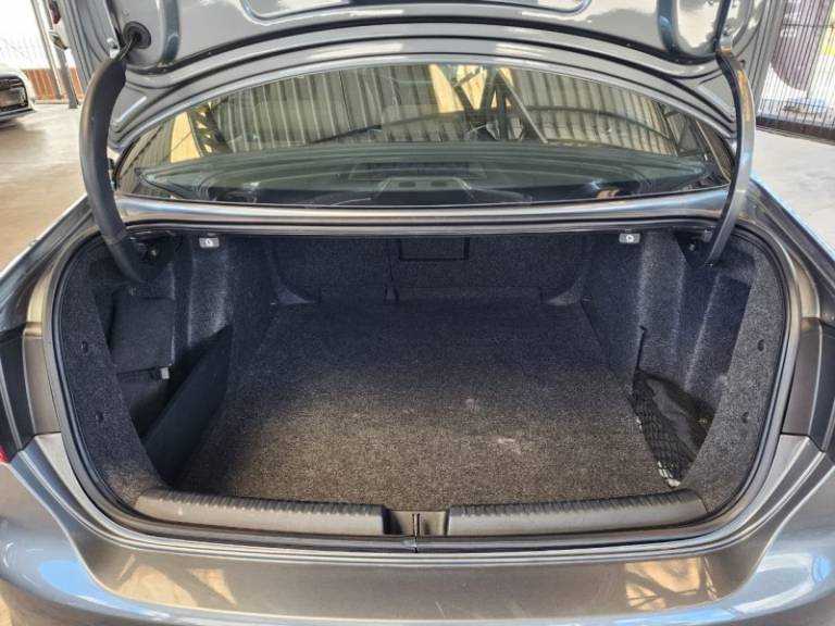 VOLKSWAGEN - JETTA - 2011/2012 - Cinza - Sob Consulta