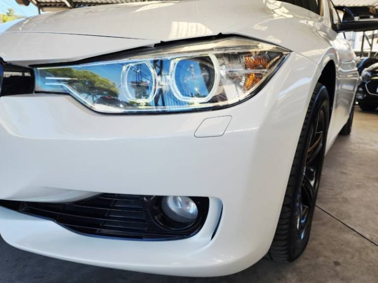 BMW - 320I - 2013/2014 - Branca - Sob Consulta