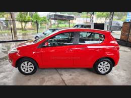 FIAT - PALIO - 2013/2014 - Vermelha - R$ 37.900,00