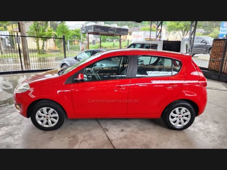 FIAT - PALIO - 2013/2014 - Vermelha - R$ 37.900,00