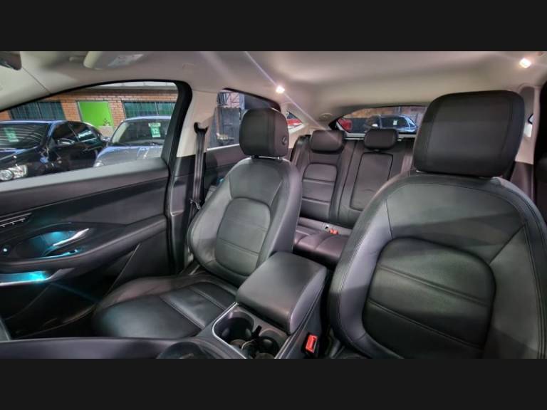 JAGUAR - E-PACE - 2019/2019 - Vermelha - R$ 149.900,00