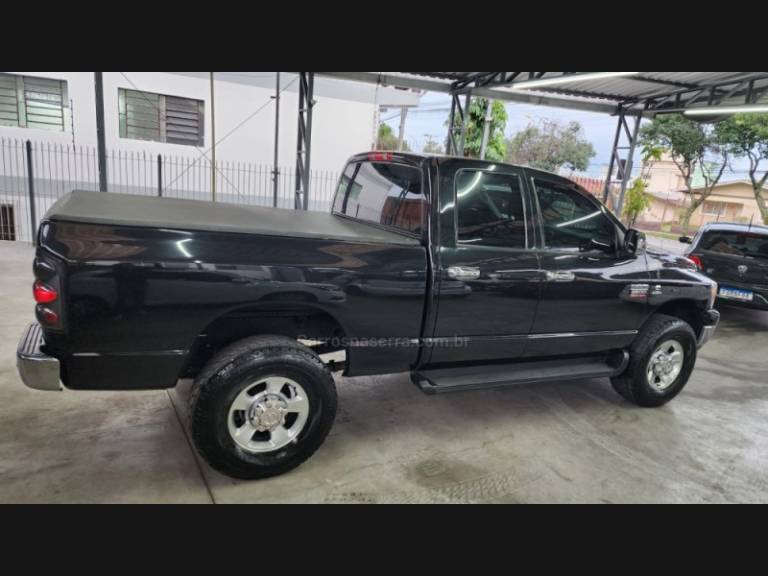 DODGE - RAM - 2006/2007 - Preta - R$ 109.990,00