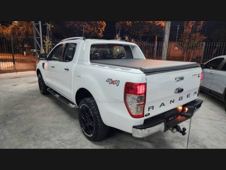 FORD - RANGER - 2014/2015 - Branca - R$ 119.900,00