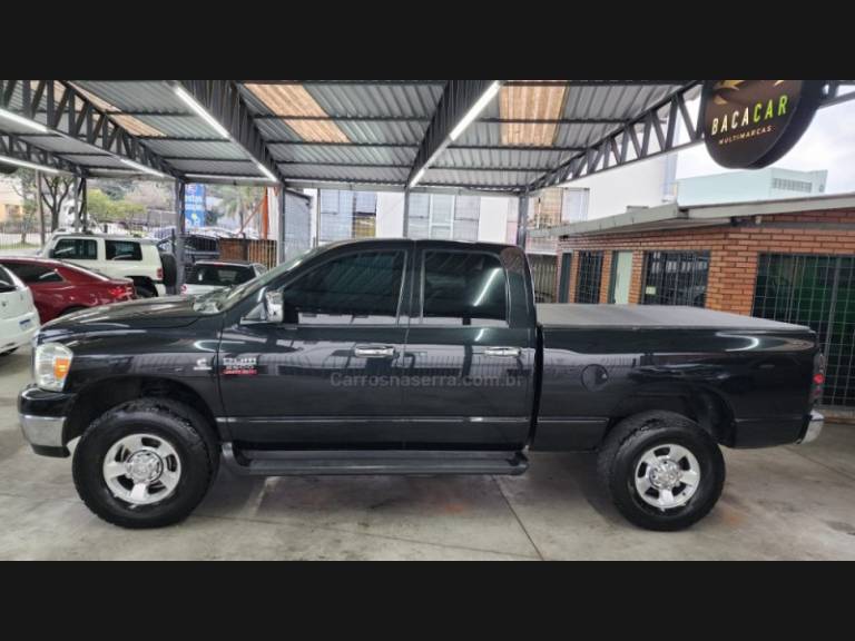 DODGE - RAM - 2006/2007 - Preta - R$ 109.990,00