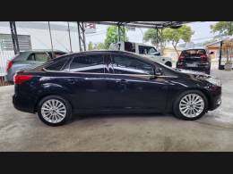 FORD - FOCUS - 2015/2016 - Preta - Sob Consulta