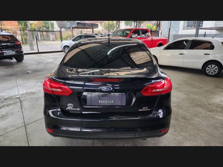 FORD - FOCUS - 2015/2016 - Preta - Sob Consulta