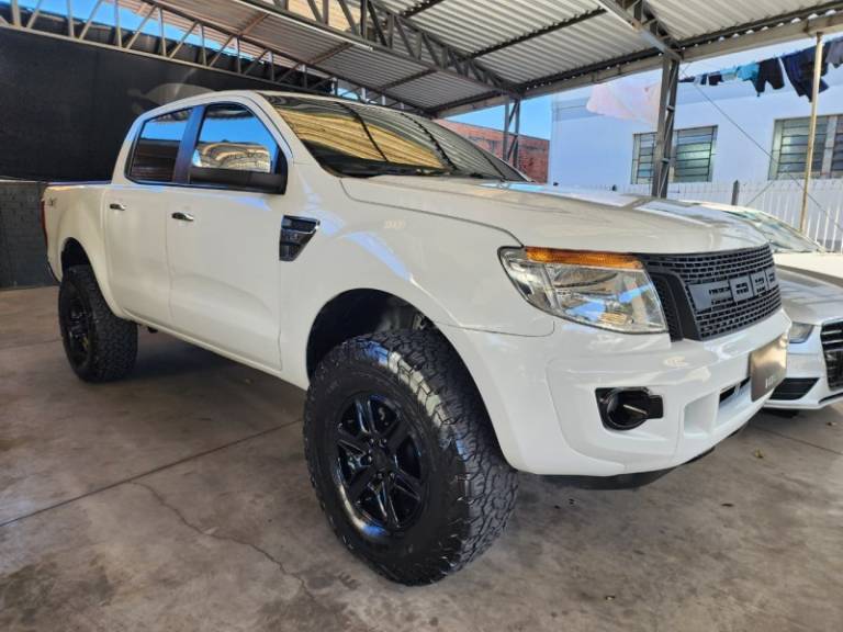 FORD - RANGER - 2014/2015 - Branca - Sob Consulta
