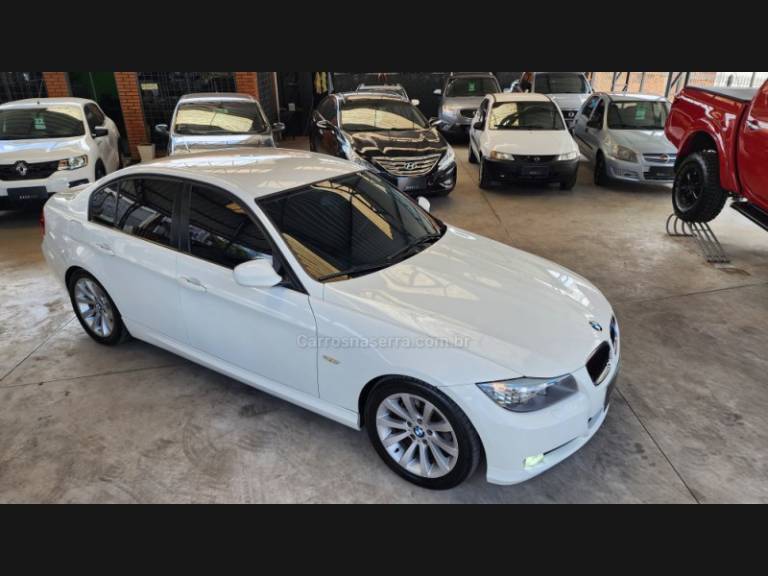 BMW - 320I - 2011/2012 - Branca - Sob Consulta
