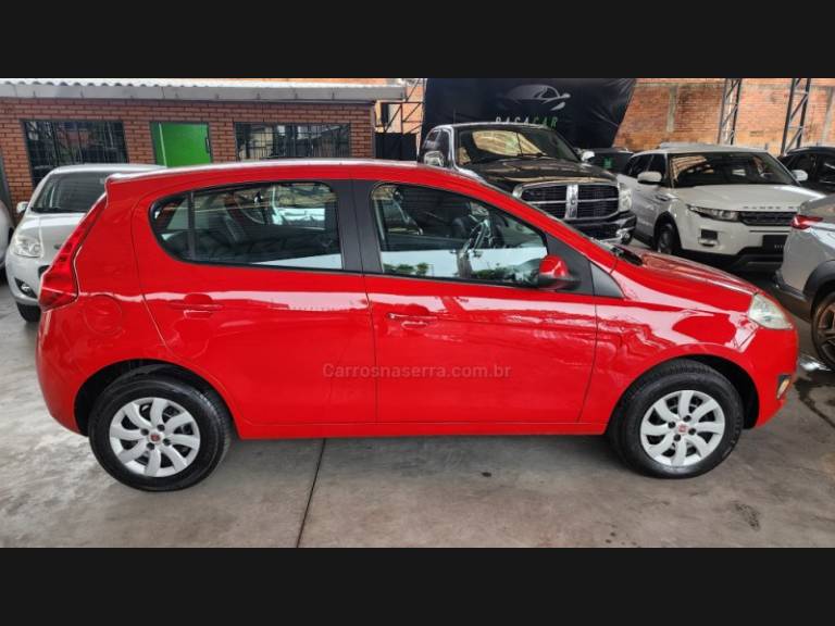 FIAT - PALIO - 2013/2014 - Vermelha - R$ 37.900,00