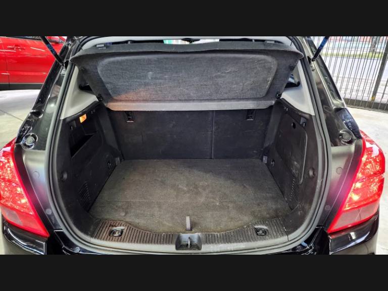 CHEVROLET - TRACKER - 2018/2019 - Preta - R$ 74.900,00