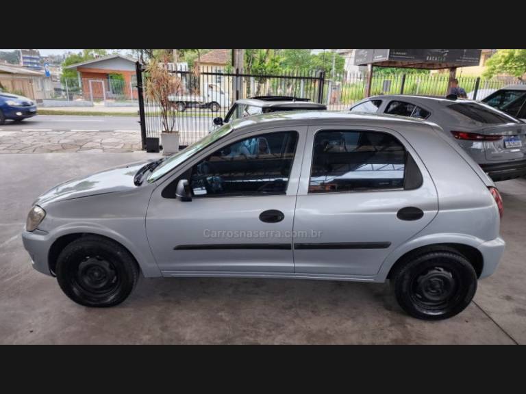 CHEVROLET - CELTA - 2008/2009 - Prata - R$ 16.990,00