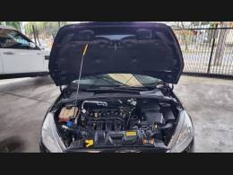 FORD - FOCUS - 2015/2016 - Preta - Sob Consulta