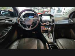 FORD - FOCUS - 2015/2016 - Preta - Sob Consulta