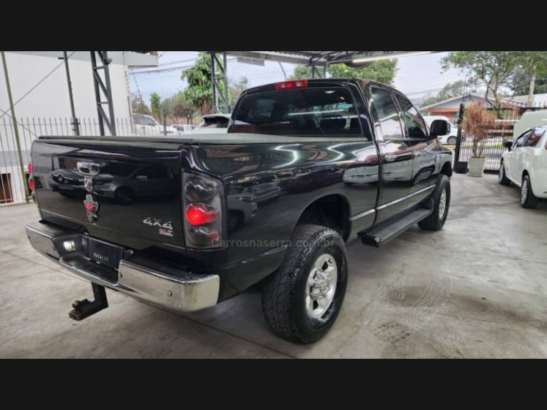 DODGE - RAM - 2006/2007 - Preta - R$ 109.990,00