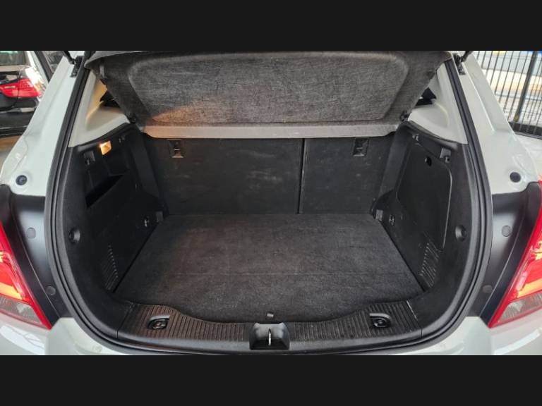 CHEVROLET - TRACKER - 2018/2018 - Branca - Sob Consulta