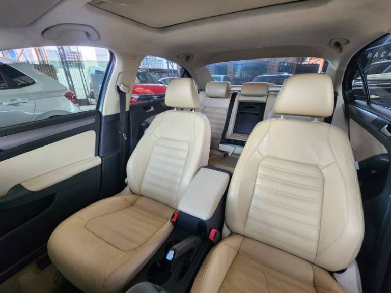 VOLKSWAGEN - JETTA - 2011/2012 - Cinza - R$ 68.900,00