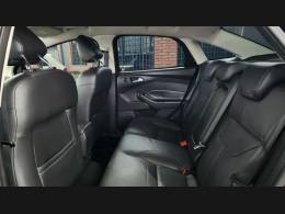 FORD - FOCUS - 2015/2016 - Preta - Sob Consulta