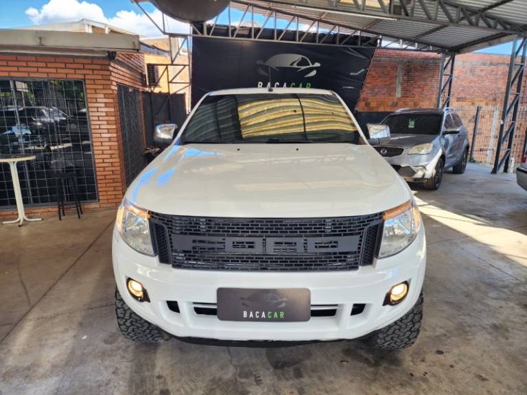 FORD - RANGER - 2014/2015 - Branca - Sob Consulta
