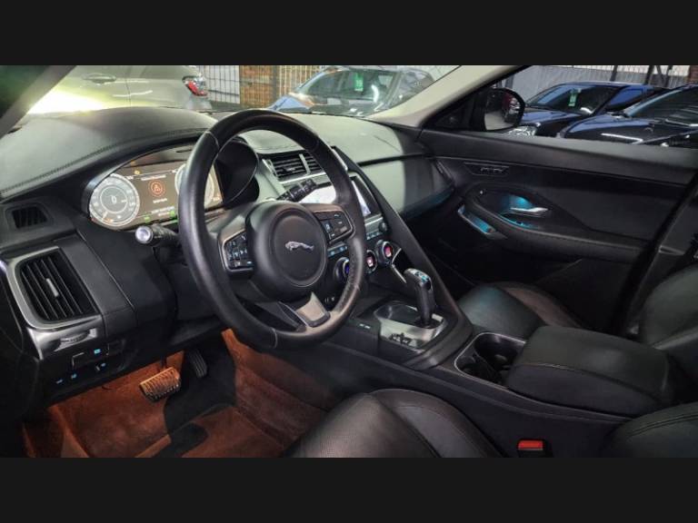 JAGUAR - E-PACE - 2019/2019 - Vermelha - R$ 149.900,00