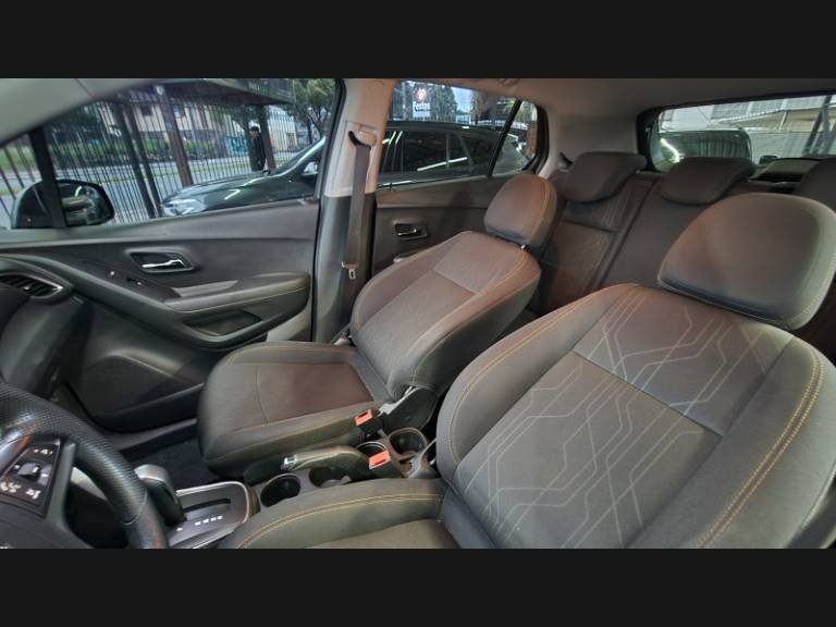 CHEVROLET - TRACKER - 2018/2019 - Preta - R$ 74.900,00